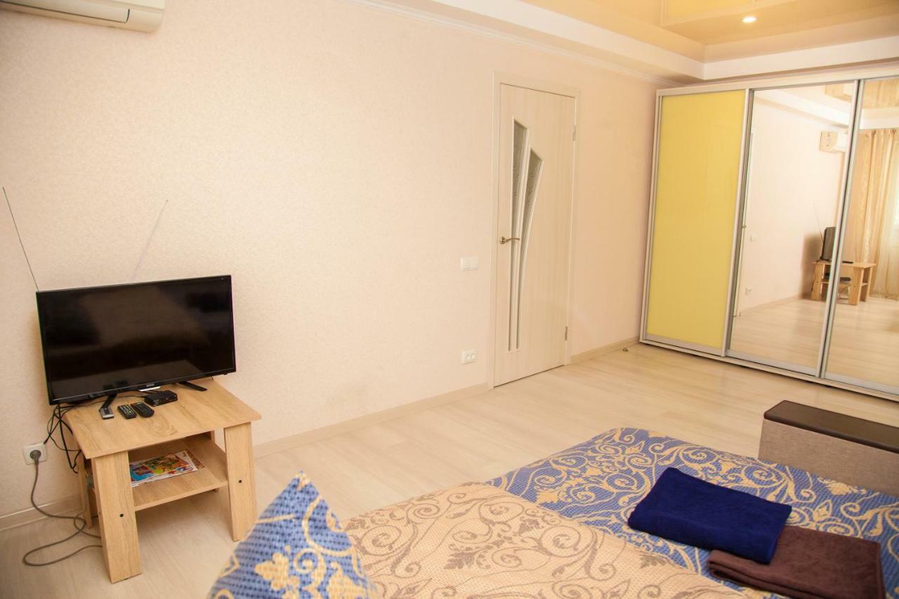 Semi-Luxury Apartment On Zaporozhskaya 9 Zaporizhia Eksteriør bilde
